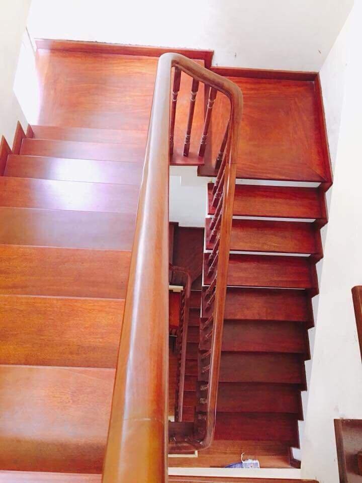 Cầu thang gỗ 43 trong catalog cầu thang gỗ của Cầu Thang Đẹp Miền Bắc
