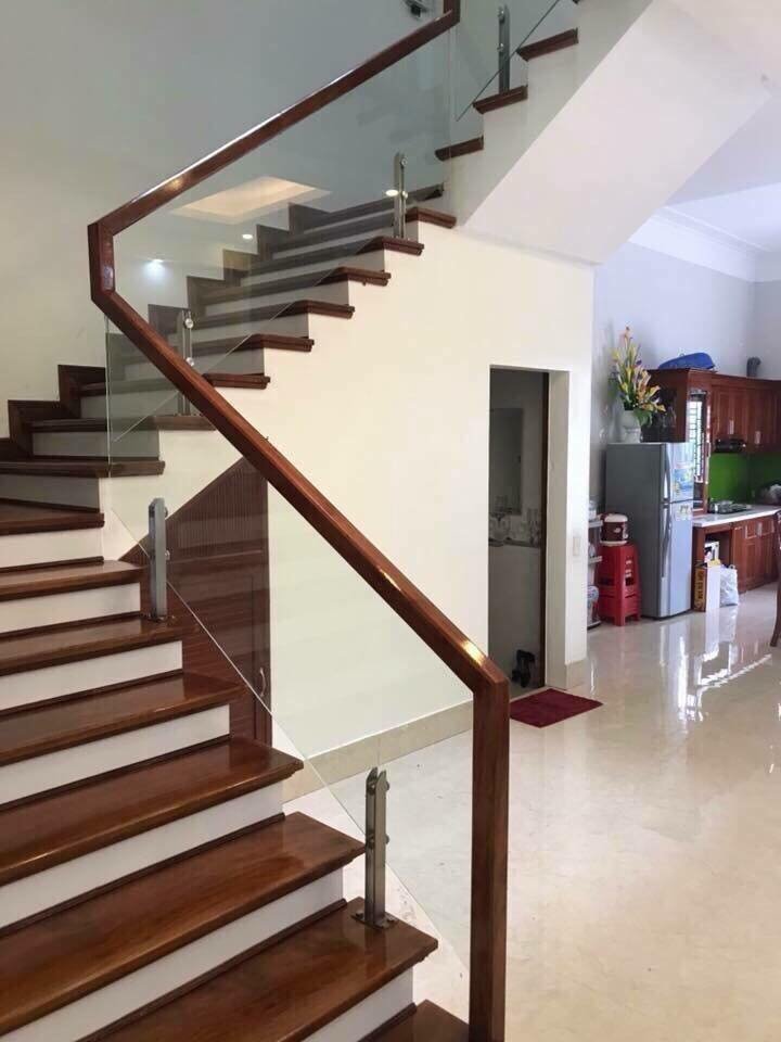 Cầu thang gỗ 44 trong catalog cầu thang gỗ của Cầu Thang Đẹp Miền Bắc