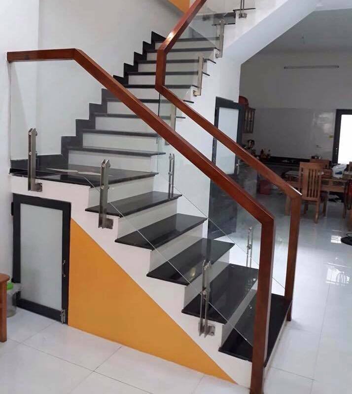 Cầu thang kính 68 trong catalog cầu thang kính của Cầu Thang Đẹp Miền Bắc