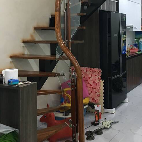 Cầu thang xương cá 13 trong catalog cầu thang xương cá của Cầu Thang Đẹp Miền Bắc