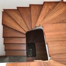 Bậc gỗ 11 trong catalog bậc gỗ của Cầu Thang Đẹp Miền Bắc