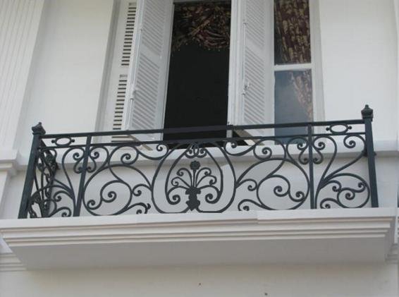 Lan can sắt 12 trong catalog lan can sắt nghệ thuật của Cầu Thang Đẹp Miền Bắc