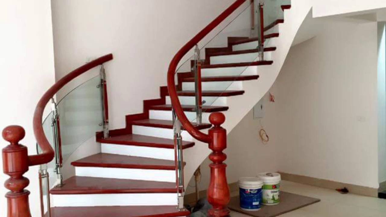Cầu thang kính 41 trong catalog cầu thang kính của Cầu Thang Đẹp Miền Bắc